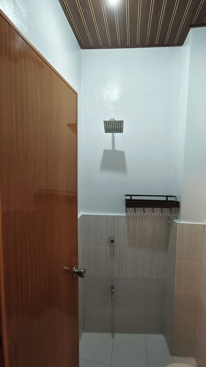 Suihku, pyyhkeet, saippua