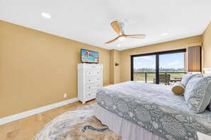 Guest Bedroom with Balcony Access - Aransas Princess #314, Remodeled Gulf-Front 2BR + Den, Sleeps 6 (Port Aransas)