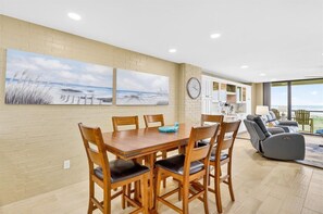 Dining - Aransas Princess #314, Remodeled Gulf-Front 2BR + Den, Sleeps 6 (Port Aransas)