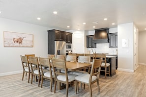 Dining - Private HotTub|Pool|Games|Grill|N/Zion&CoralCanyon (Washington)