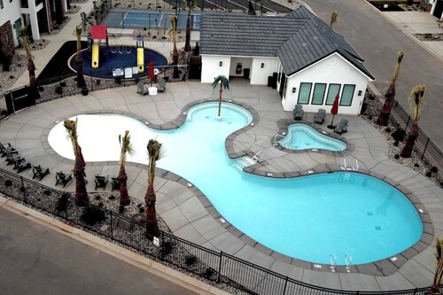 Athlete's Retreat | Pool, Hot Tub, Pet Friendly