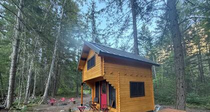 Private & Peaceful Riverfront Cabin in the Mountains