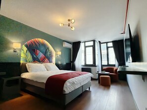 In-room safe, laptop workspace, iron/ironing board - NOX ROOMS (İstanbul)