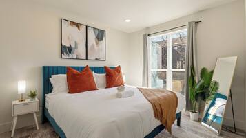 2 bedrooms, desk, iron/ironing board, free WiFi