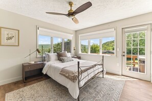 WiFi, bed sheets - Valley View | Poolside Retreat | Hot Tub/Game Room (Naples)