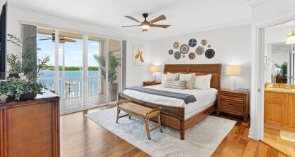 Isla Santorini | Islamorada Waterfront Condo, Ensuites, Pool, Hot Tub