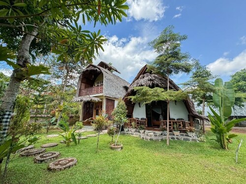 Sumatra Orangutan Treks Villa