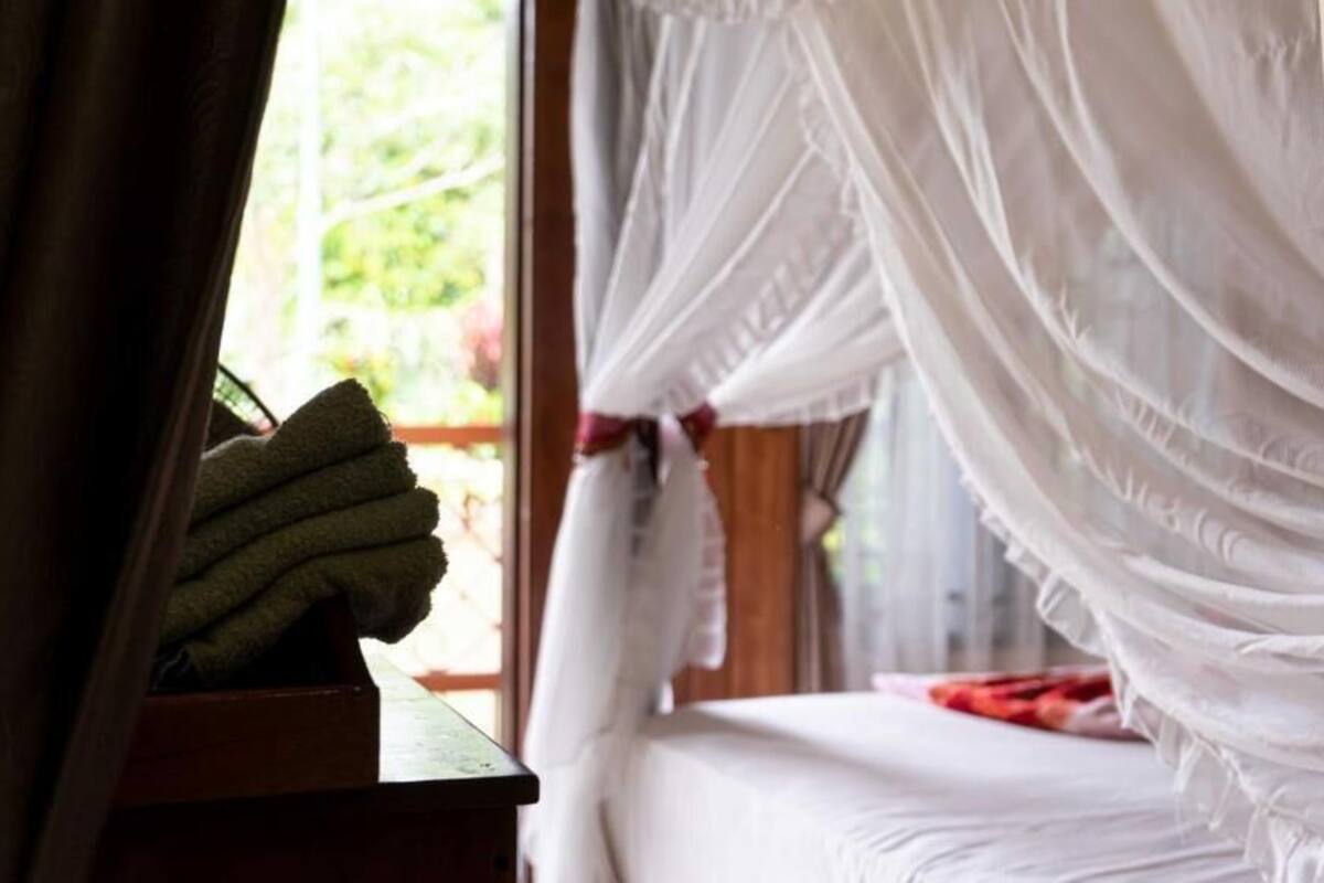 โต๊ะทำงาน, พื้นที่ทำงานแบบใช้แล็ปท็อป, ห้องเก็บเสียง, Wi-Fi ฟรี