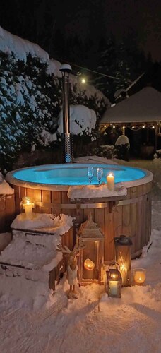 Holiday apartment with whirlpool and WLAN