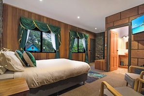 1 bedroom, iron/ironing board, WiFi, bed sheets - Little Cherry - Sun-Kissed Forest Garden, Emerald (Emerald)