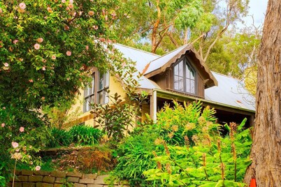 Myrtle Loft - Sun-Kissed Forest Garden, Emerald