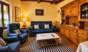TV - Asturian House in Llanes - El Mayon del Cuetu Meré (Mere)