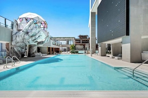 Pool - Elite Miami Condo at E11EVEN with Rooftop Pool (Miami)