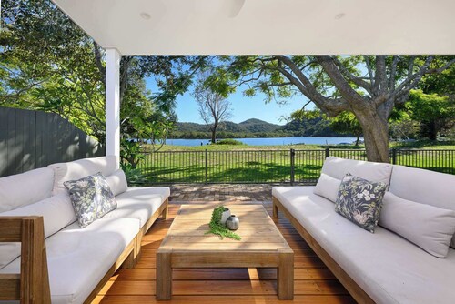 Panoramic Water Views, 4-Bed Patonga Retreat