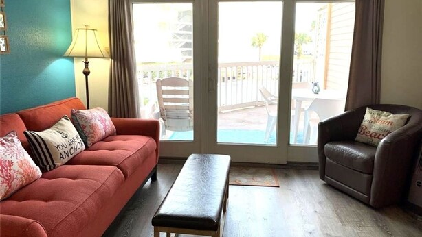 Smart TV - Coral Reef Retreat | Beachfront Escape (Galveston)
