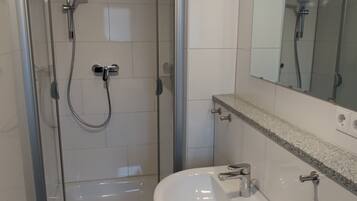 Shower, towels