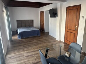 Desk, iron/ironing board, WiFi, bed sheets - Apartment topazio city center (Faro)