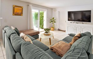 TV - Grande maison avec Jacuzzi (Mandres-les-Roses)