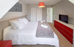 Bügeleisen/Bügelbrett, Reisekinderbett, kostenloses WLAN