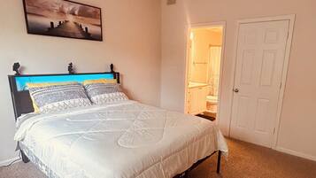 Iron/ironing board, WiFi, bed sheets