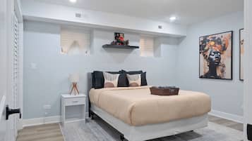 2 bedrooms, iron/ironing board, WiFi, bed sheets