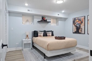 2 habitaciones, tabla de planchar con plancha, wifi y ropa de cama 