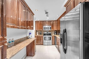 Family & Friends Beach GetawayHollywood Beach- 2BR/2BA (10039) - Family & Friends Beach GetawayHollywood Beach- 2BR/2BA (Hollywood)