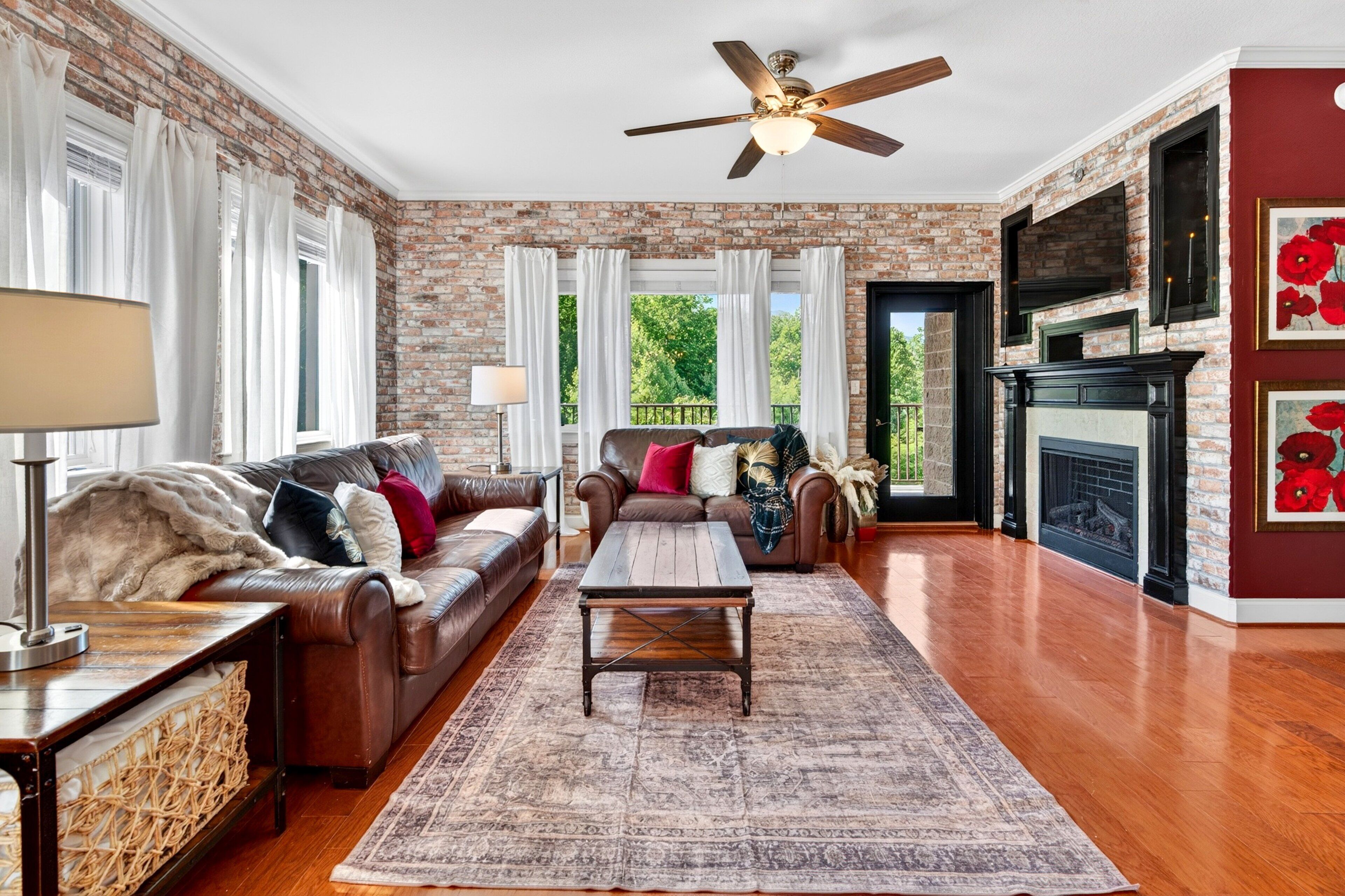 Condo, 2 Bedrooms | Living area