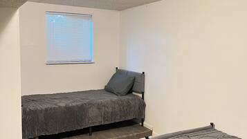 WiFi, bed sheets