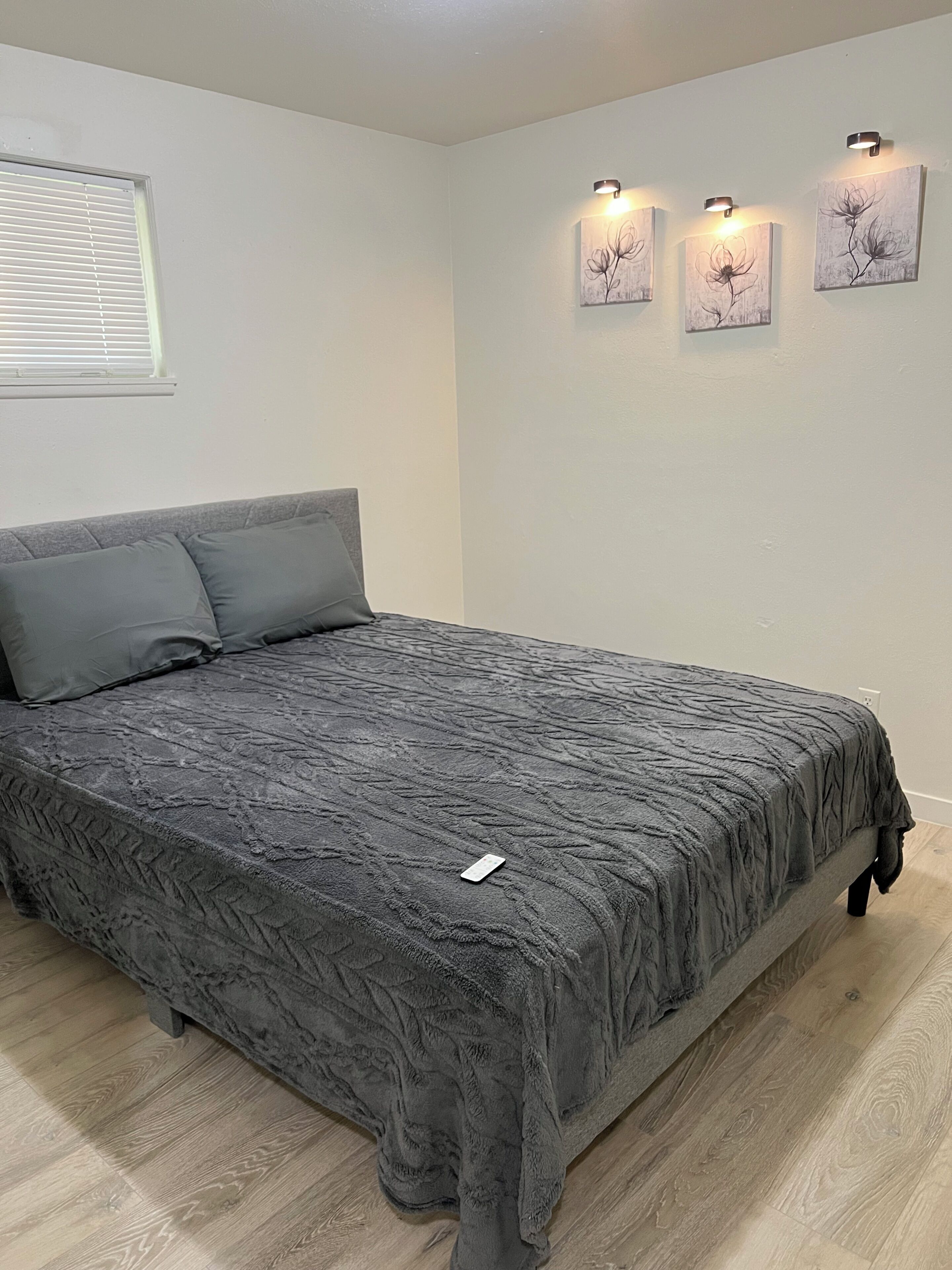 WiFi, bed sheets
