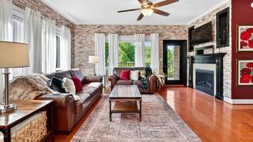 Condo, 2 Bedrooms | Living area