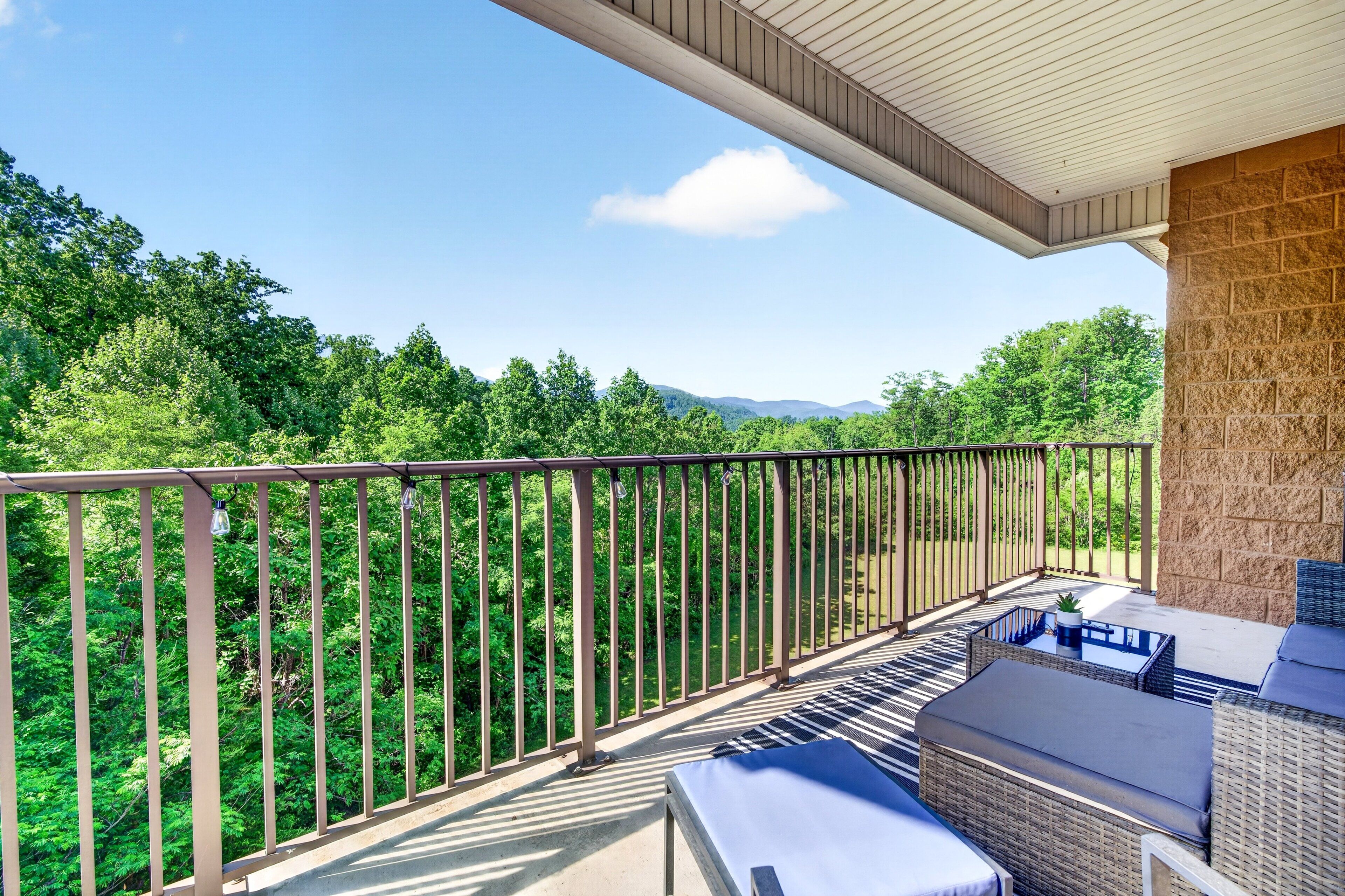 Condo, 2 Bedrooms | Property grounds