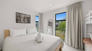 2 bedrooms