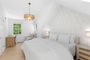Room - Modern House on a Private Wooded Lot (Sag Harbor)