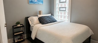 Modern Top-Floor Getaway — Peaceful & Cozy Stay