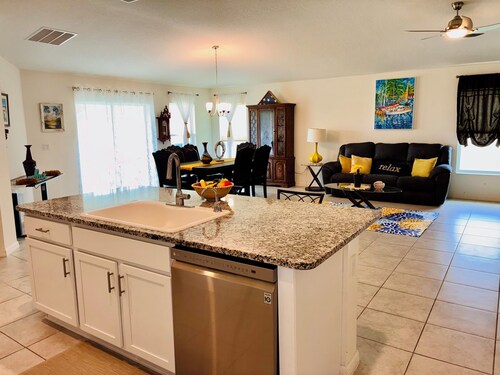 Your Winter Haven Oasis Awaits  3-bedroom house near Legoland in Winter Haven