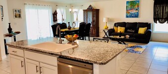 Your Winter Haven Oasis Awaits 3-bedroom house near Legoland in Winter Haven
