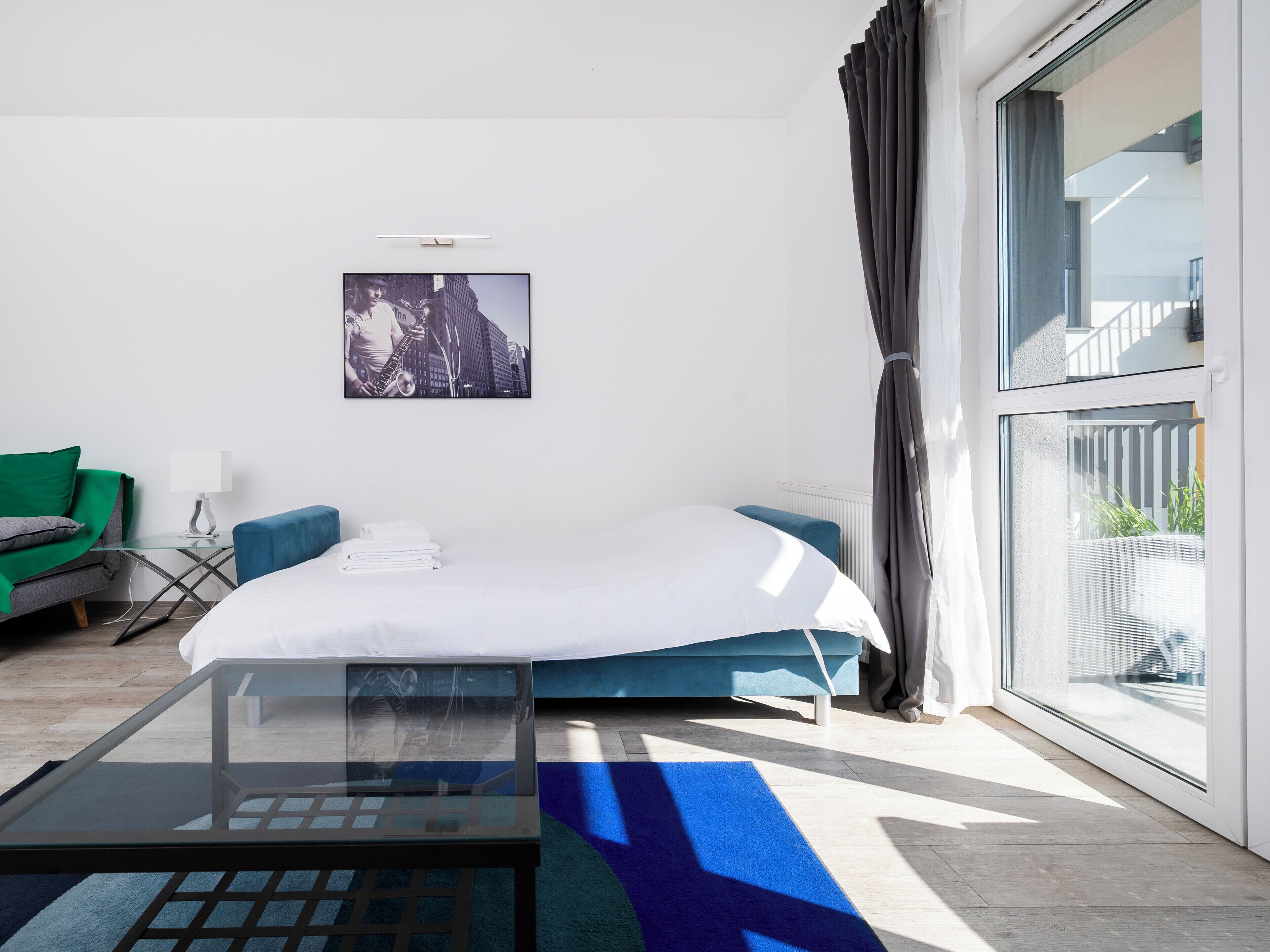 Iron/ironing board, WiFi, bed sheets