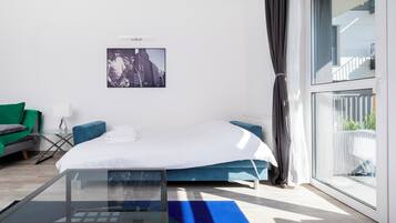 Iron/ironing board, WiFi, bed sheets