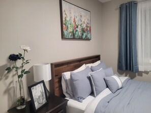 Room - FULL HOUSE (3 beds)-A place fully feel like home (Regina)