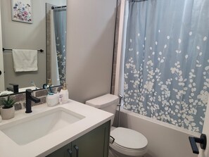 Bathroom - FULL HOUSE (3 beds)-A place fully feel like home (Regina)