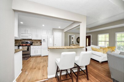 Spacious 4-bedroom house in perfect Houston with cool AC