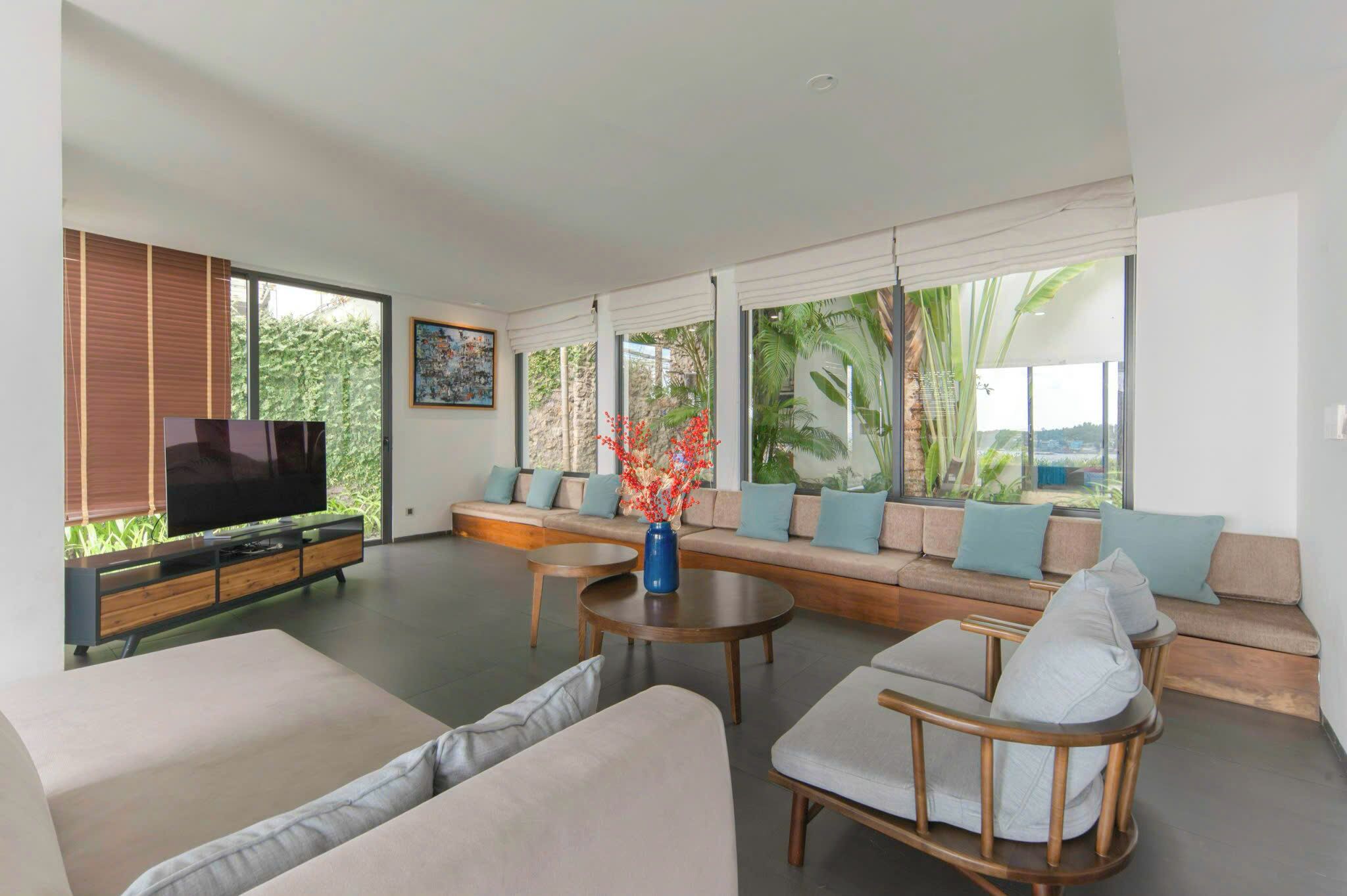 Villa, 4 Bedrooms, Private Pool, Beach View | Living area