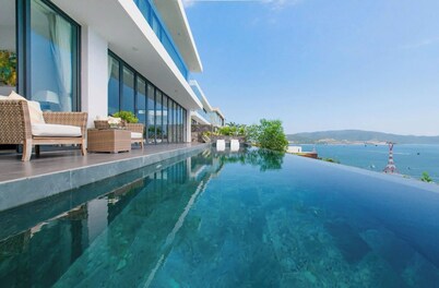 Anh Nguyen Oceanfront Villas