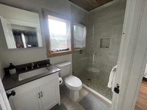 Bathroom - Quaint 2-bedroom cottage in the Historic Northwood District of West Palm Beach (West Palm Beach)