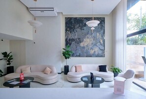 Unclassified image, 2 of 42, button - Miraflores via Larcomar / gym / Balcón Street and pool (Miraflores)