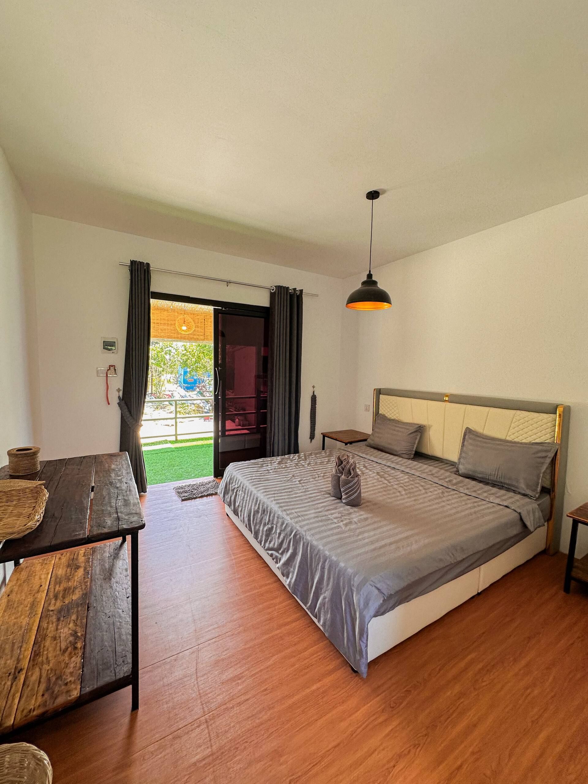 Habitación clásica doble, balcón, vistas parciales al mar