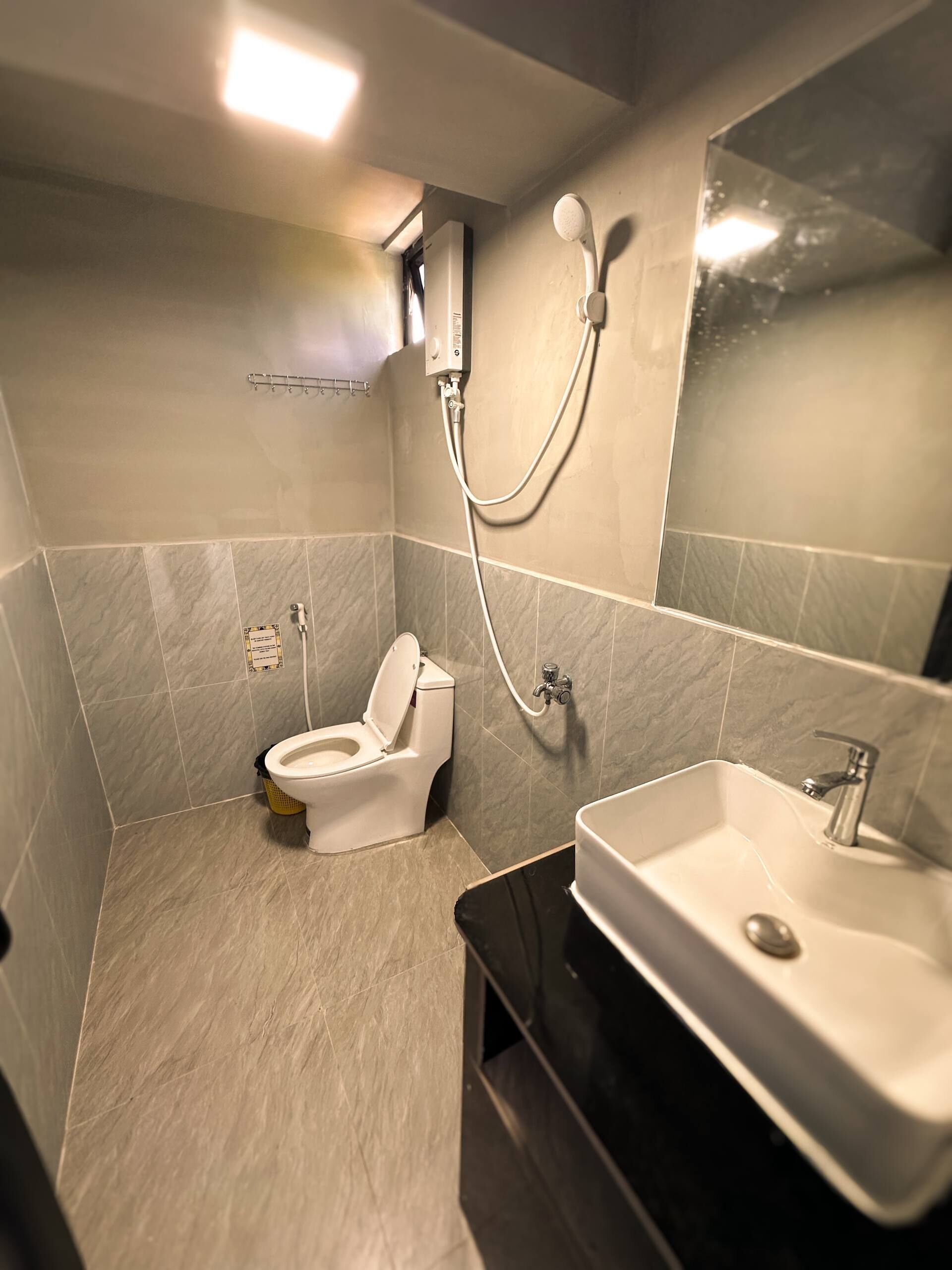Chambre Double Classique, balcon, vue partielle sur l'océan | Salle de bain
