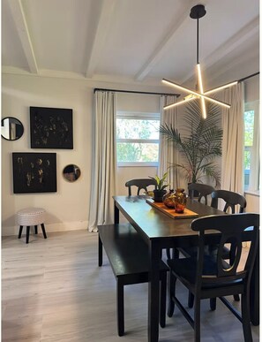 Dining - Cozy Mod Escape, Sleeps 7,  "Oak Tree House" in Clermont Florida (Clermont)