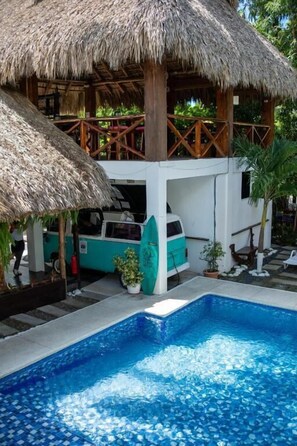 2 outdoor pools - THE BEACH BREAK HOTEL EL ZONTE (Municipio de Chiltiupan,)